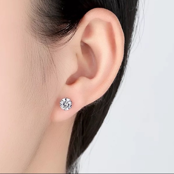 7.5 mm round stud earrings - Picture 6 of 6